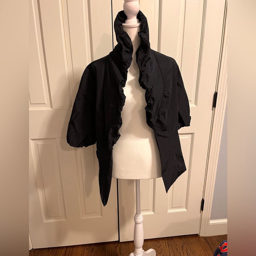 Black taffeta-like ruffle jacket